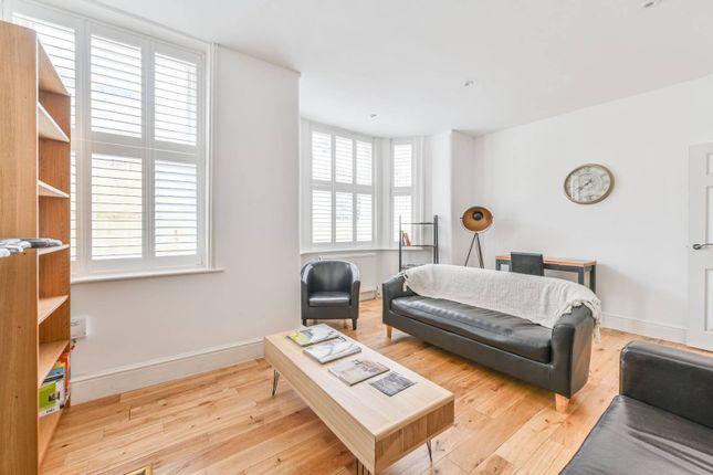 Thumbnail Flat to rent in Elsynge Road Mansions, Clapham Junction, London