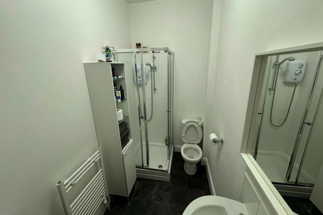 32a, 33, 33a, Wellingborough photo 5
