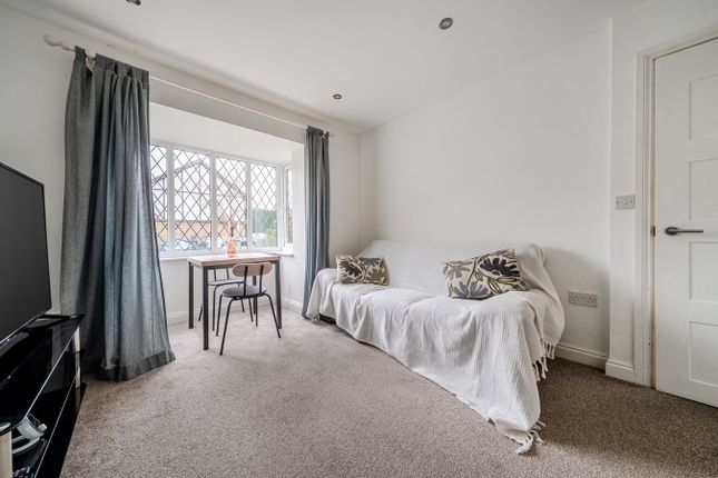 55, Astral Close, Henlow photo 3