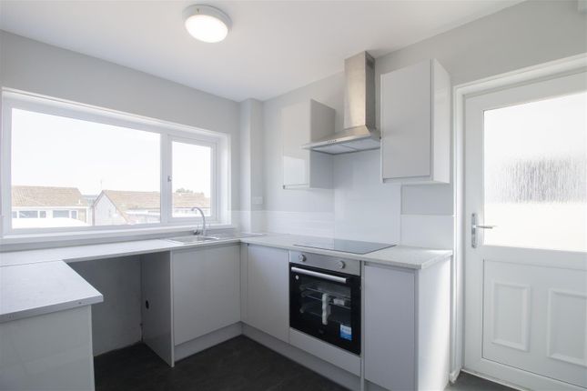 31, Hengoed Avenue, Hengoed photo 2