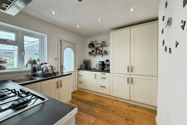 2, Gaydon Road, Southam photo 4