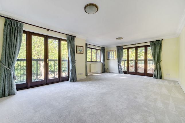 Flat 4, Lysander Mead,, Derek Road, Berkshire photo 2