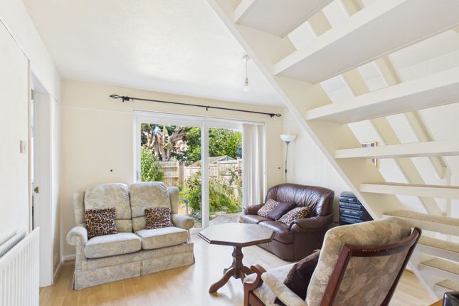 11, Mansions Close, Southam photo 2