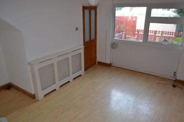 50 Woodcroft, Telford photo 4