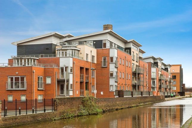 Flat for sale in Shot Tower Close, Chester