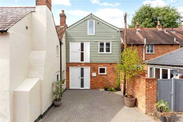 Mews house to rent in The Hundred, Romsey, Hampshire