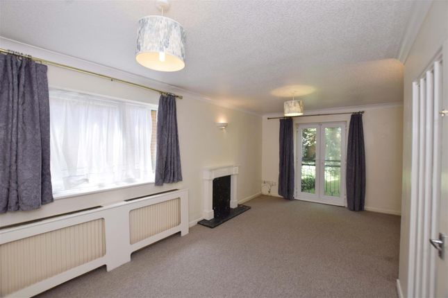 1, Crown Walk, Middlesex photo 4