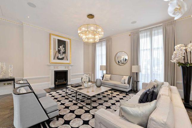 Town house to rent in Chester Square, Belgravia