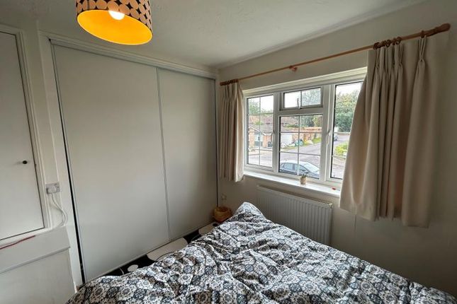 16, Montgomerie Drive, Guildford photo 4