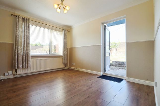 16, Hazelwood Drive, Cardiff photo 4