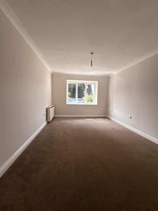44 Rufus Court, Gosport Lane, Lyndhurst photo 4