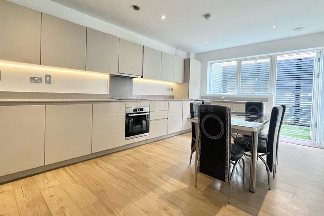Thumbnail Town house to rent in Medlar Street, Camberwell, London
