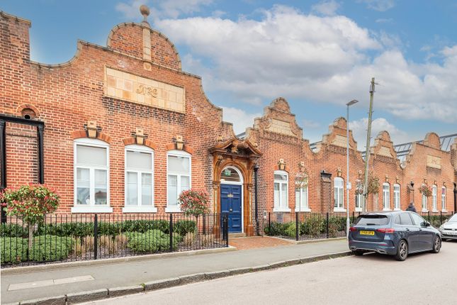 Flat for sale in Sutton Road, St. Albans, Hertfordshire