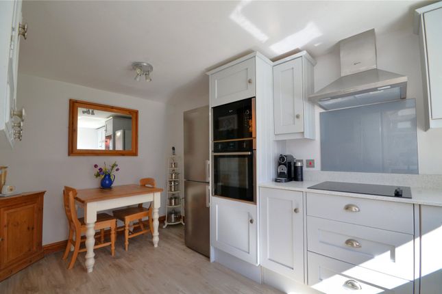 121, Imberhorne Lane, West Sussex photo 3