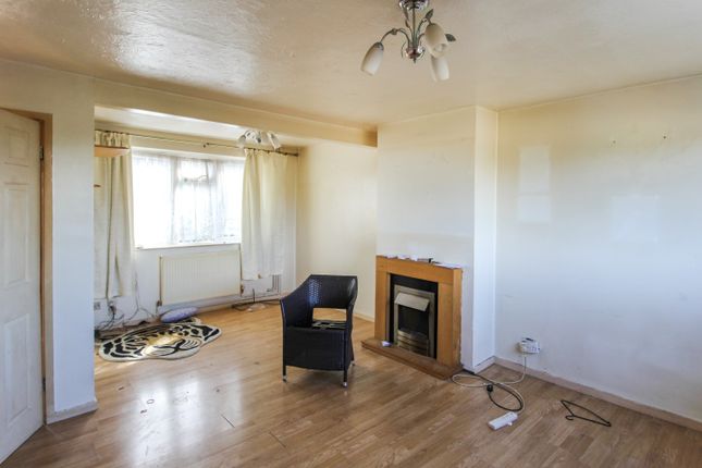 45, Churchill Avenue, Salisbury photo 2