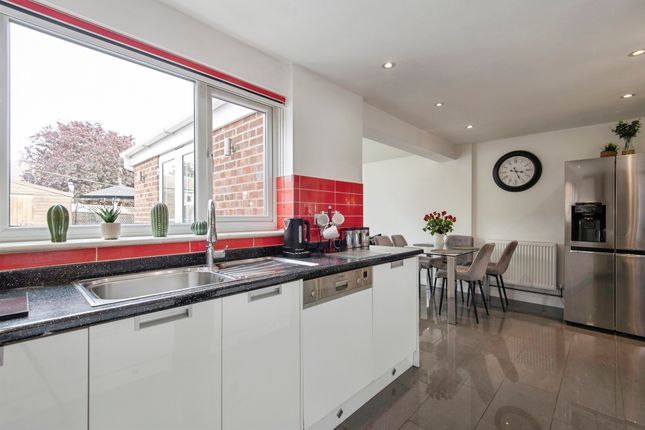 50, Housman Avenue, Royston photo 4