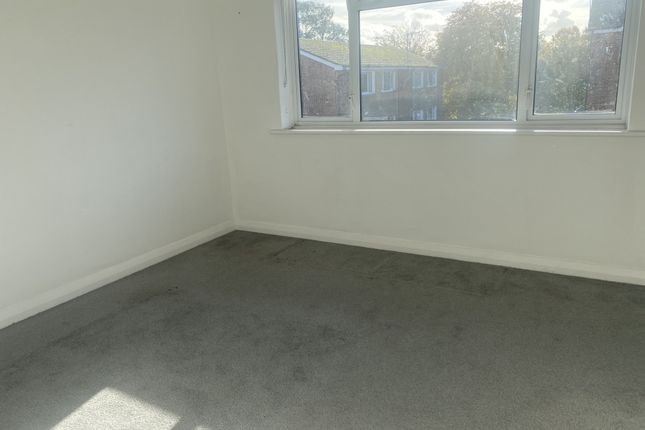 67, Scott Avenue, Gillingham photo 4