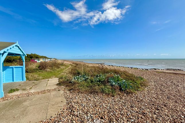 Dolphin Court, Rustington photo 2