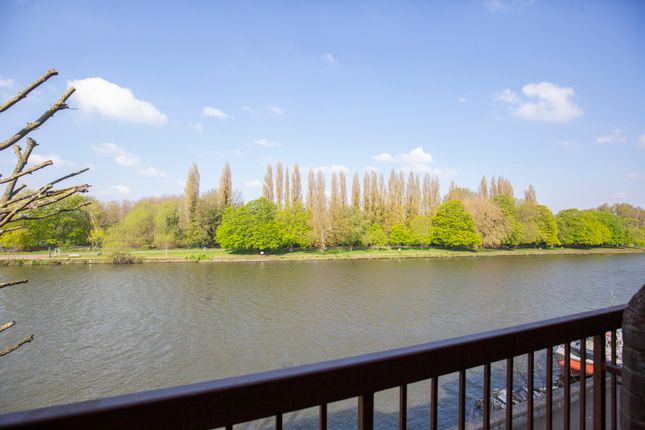 Thumbnail Flat for sale in Ram Passage, Kingston Upon Thames