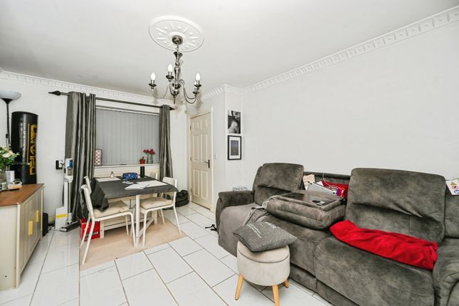 2, The Stocks Court, Warrington photo 4