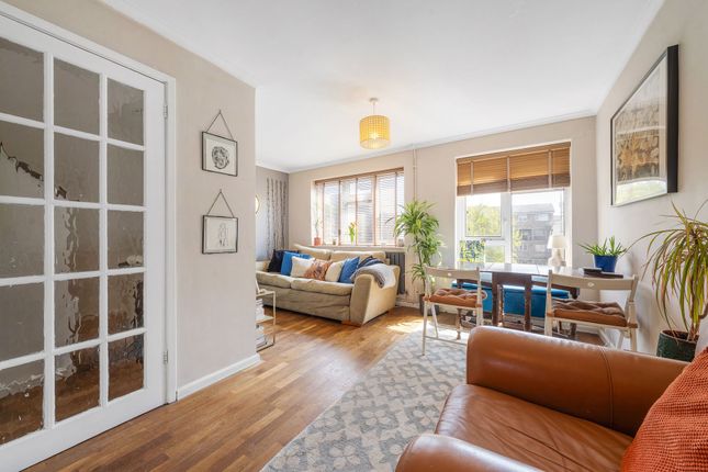 16 Hackington Crescent, Beckenham photo 2