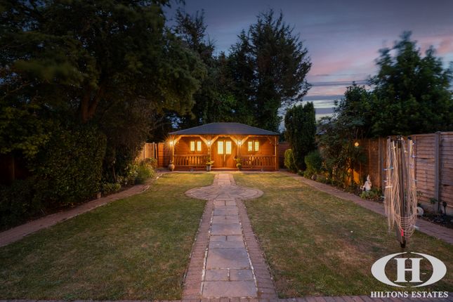 43, Minterne Avenue, Southall photo 2