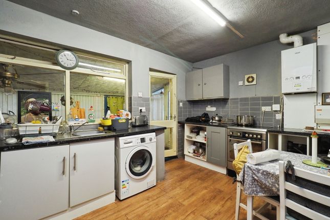 27, Jarvis Avenue, Nottinghamshire photo 2
