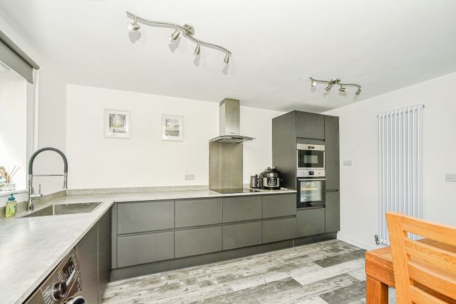 10, Filsham Road - Oakhurst, Swindon photo 3