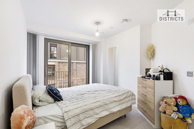 Flat 4021, 12 Western Gateway, London photo 4