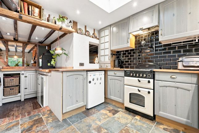 19 Hillfoot Road, Hitchin photo 2