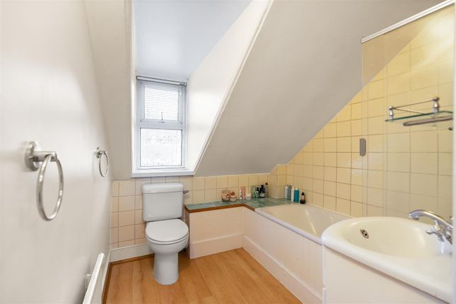 TFF 27, Hemstal Road, London photo 5