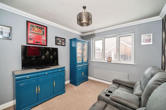 36, Albery Way, New Waltham photo 4