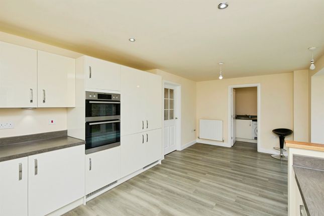 6, Gretton Close, Burton-On-Trent photo 3