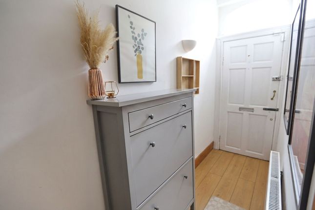 10 Kersal Road, Manchester photo 2