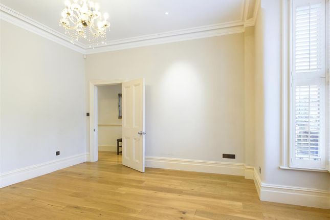36, Grafton Road, Acton photo 4