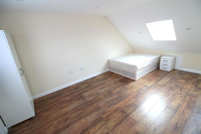 Room 5, 16, Ruskin Gardens, Kingsbury photo 4
