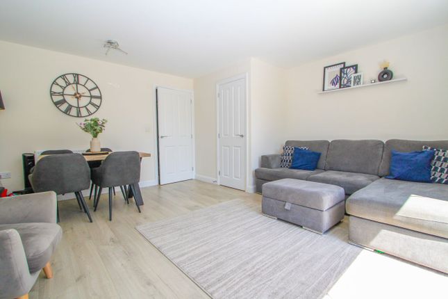 2, Cater Drive, Yate photo 4