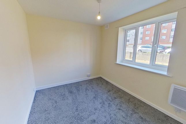104, Regency Court, Girlington, Bradford photo 2