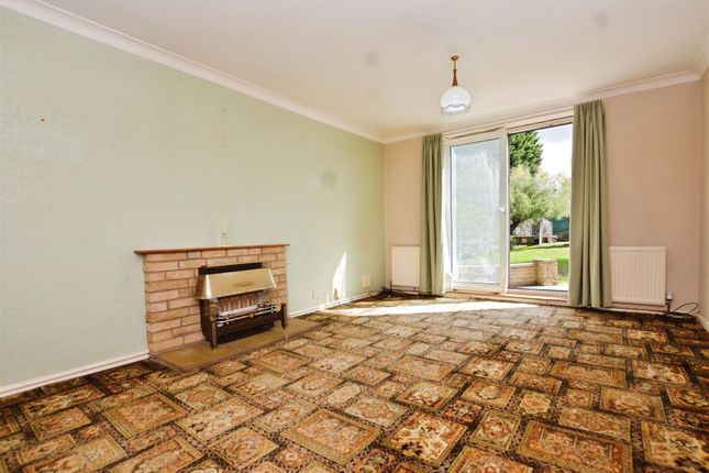 14, Foxhills Road, Scunthorpe photo 2