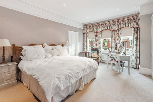 Terraced house for sale in Streathbourne Road, London