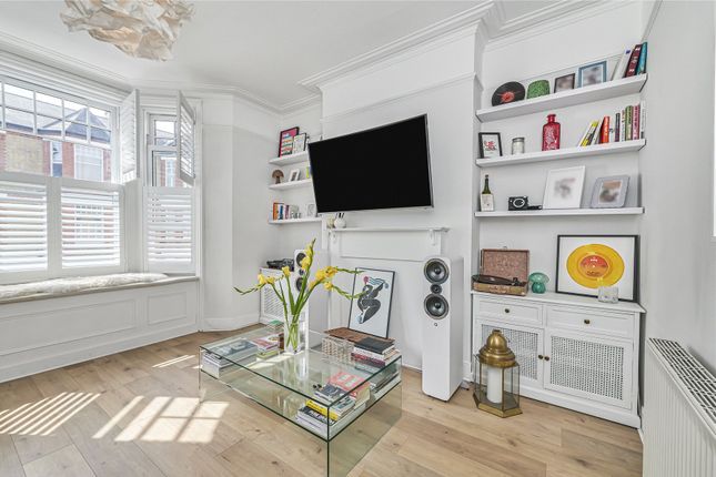 Flat 235, Elmhurst Mansions,, Elmhurst Street, London photo 4