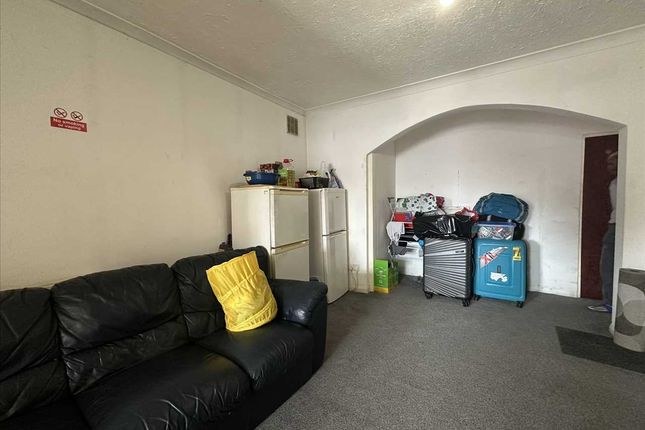 23, Stuart Road, Harrow photo 3