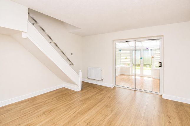 8, Laneshaw Close, Darwen photo 4