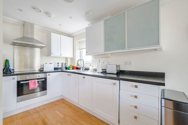Flat 4 The Heights, 43A Goodwin Drive, Sidcup photo 4