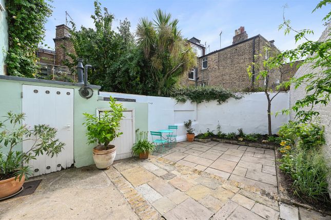 11, Wellesley Avenue, London photo 4