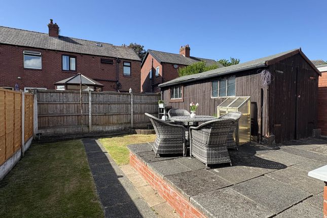 10, Thatch Leach, Oldham photo 4