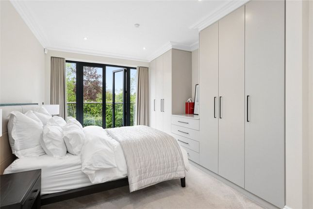 Flat 9, Westbury House, 36, Stoke Road, Surrey photo 4