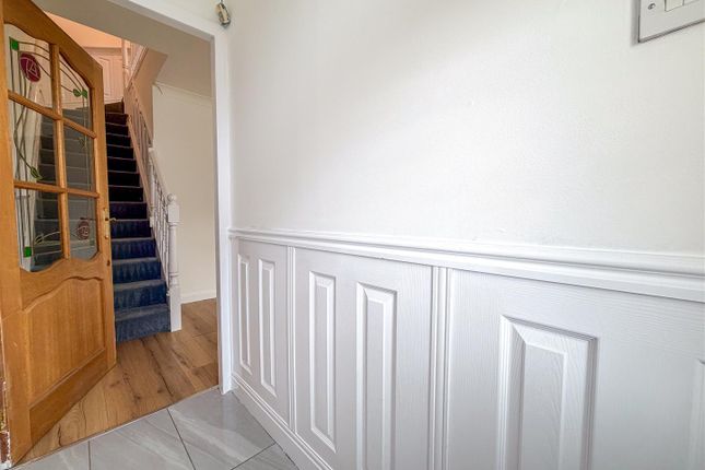 20, Queen Street, Larkhall photo 2