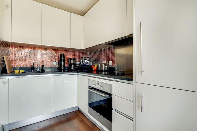 Studio flat on Major Draper Street, Woolwich, £1,750/mo