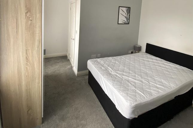 Room to rent in Coal Clough Lane, Burnley